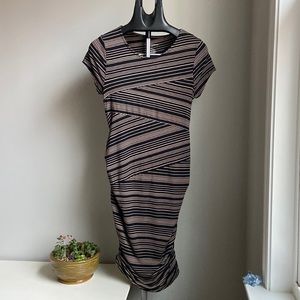 Liz Lange Maternity Side Ruched Dress- Size M